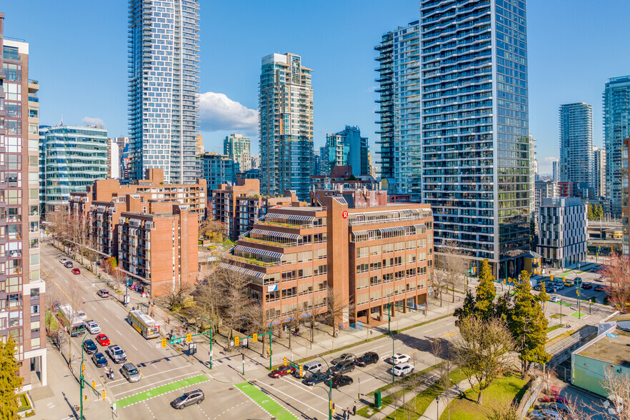 1380 Burrard St, Vancouver, BC en venta - Vista aérea - Imagen 2 de 7