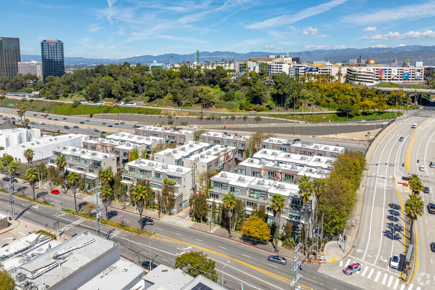 3450 Cahuenga Blvd W, Los Angeles, CA en venta - Foto del edificio - Imagen 3 de 6