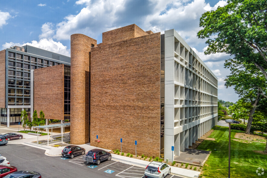 8320 Old Courthouse Rd, Vienna, VA en alquiler - Foto del edificio - Imagen 3 de 23