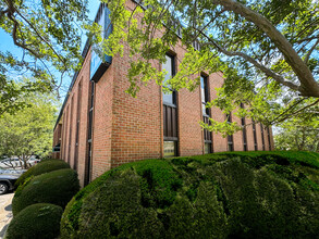 6404 Falls of Neuse Rd, Raleigh, NC en alquiler Foto del edificio- Imagen 2 de 11