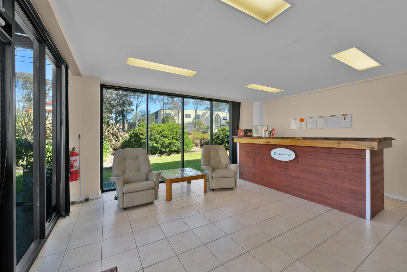 12 Donaldson St, Wyong, NSW 2259 - Unidad 1 -  - Foto del interior - Image 1 of 9