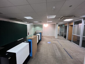 83-85 Main St, Thornliebank en alquiler Foto del interior- Imagen 1 de 2