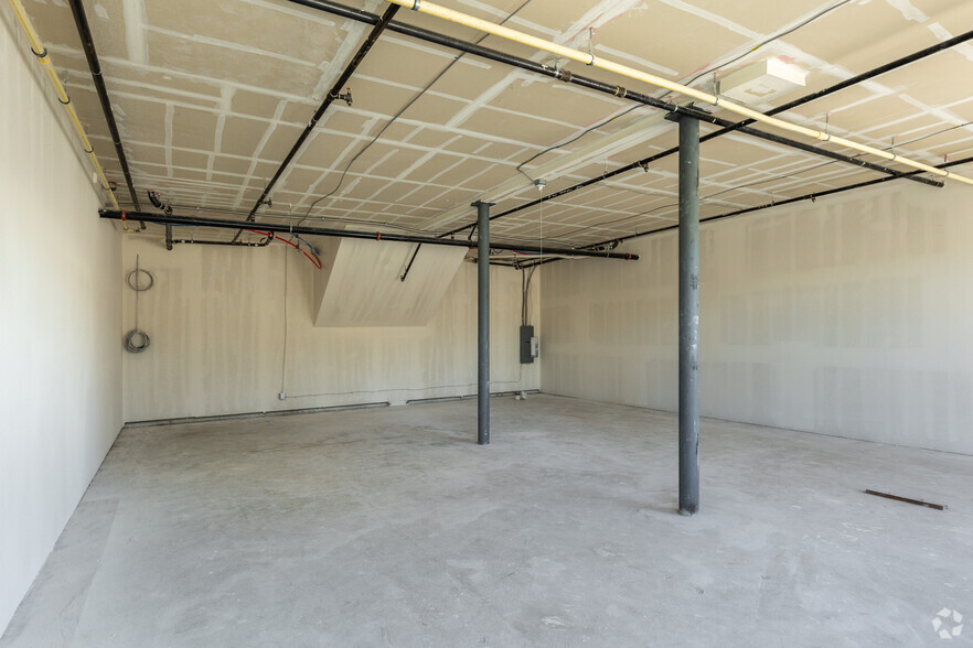 986 W Grand Ave, Oakland, CA en venta - Foto del interior - Imagen 3 de 45