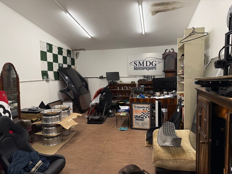 Units 13 &13b Ridge Farm, Horsham Rd, Dorking en alquiler - Foto del edificio - Imagen 2 de 7