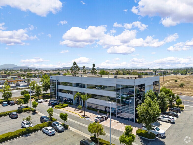 6485 Day St, Riverside, CA en alquiler - Vista aérea - Imagen 2 de 5