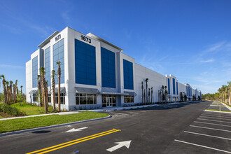 1715 Meathe Dr, West Palm Beach, FL en alquiler Foto del edificio- Imagen 1 de 3