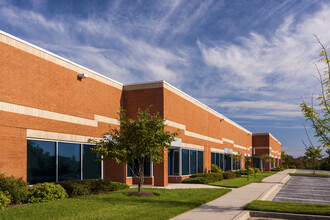 2 Crossing Way, Owings Mills, MD en alquiler Foto del edificio- Imagen 1 de 2