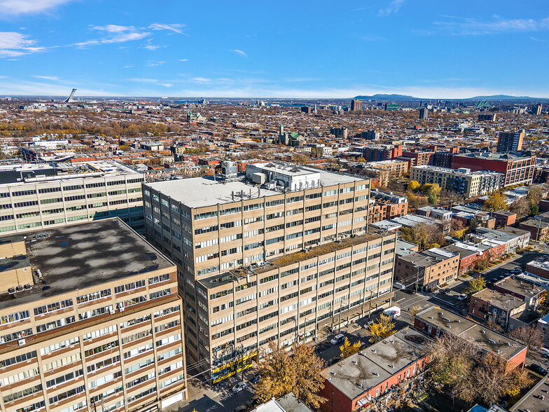 5333-5335 Av Casgrain, Montréal, QC en alquiler - Foto del edificio - Imagen 2 de 6