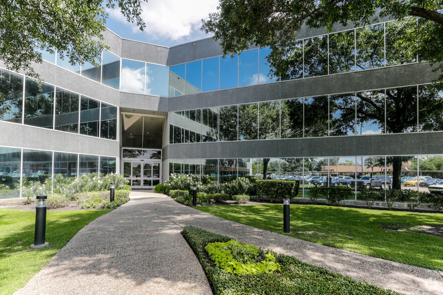 800 Wilcrest Dr, Houston, TX en alquiler - Foto del edificio - Imagen 1 de 10