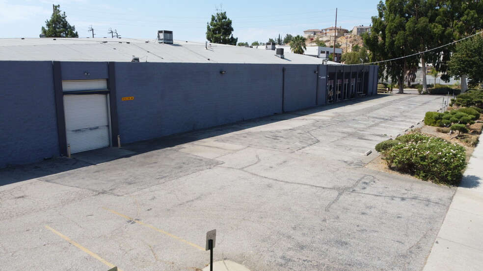 21900 Marilla St, Chatsworth, CA en venta - Foto del edificio - Imagen 2 de 8