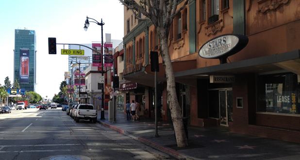 1637 Vine St, Los Angeles, CA en alquiler - Foto del edificio - Imagen 3 de 3