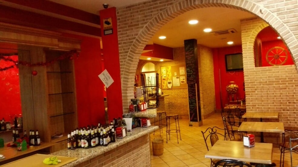Local en Móstoles, Madrid en alquiler - Foto del edificio - Imagen 2 de 3