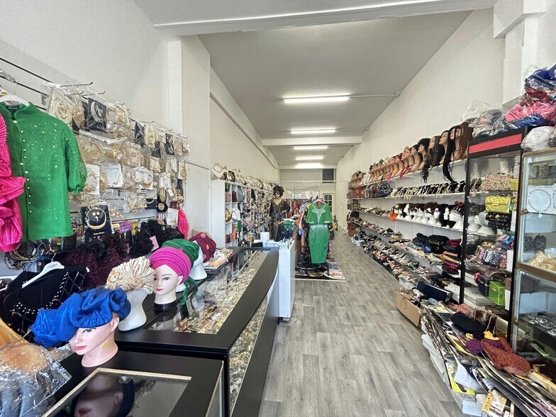 601 Lincoln Rd, Peterborough en venta - Foto del interior - Imagen 2 de 3