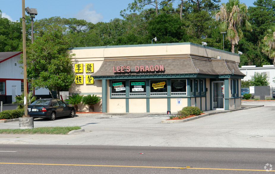 880 Lane Ave S, Jacksonville, FL en alquiler - Foto del edificio - Imagen 2 de 4