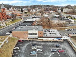 33 W Main St, Vernon Rockville, CT en alquiler Foto del edificio- Imagen 1 de 7