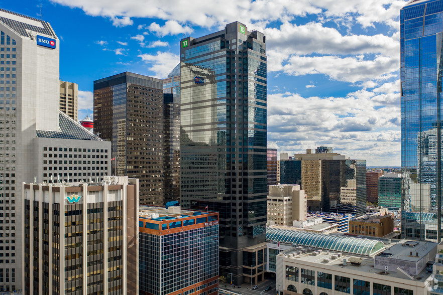 421 7th Ave SW, Calgary, AB en alquiler - Foto del edificio - Imagen 2 de 11