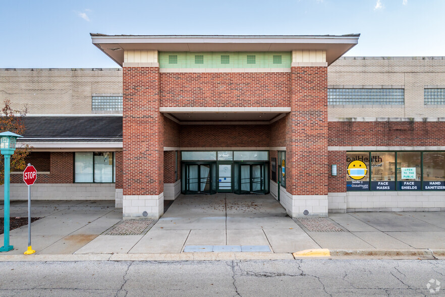 980 Elk Grove Town Ctr, Elk Grove Village, IL en alquiler - Foto del edificio - Imagen 3 de 12