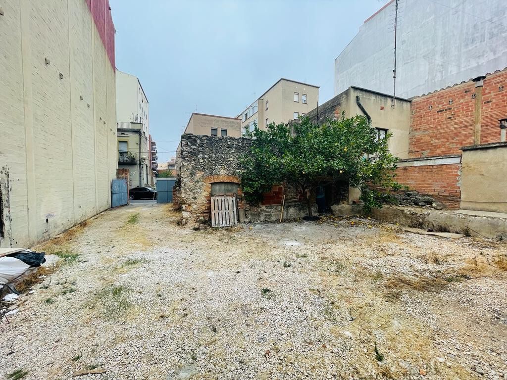 Terreno en Figueres, Gerona en venta Foto principal- Imagen 1 de 4