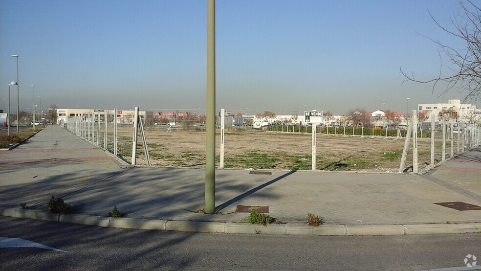 Calle de Berzosa de Lozoya, 6, Madrid, Madrid en venta - Foto del edificio - Imagen 2 de 7