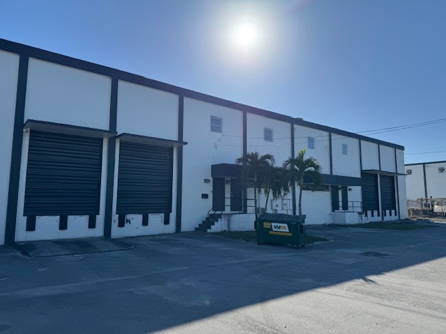 4230 NW 128th St, Opa Locka, FL en alquiler - Foto del edificio - Imagen 1 de 4