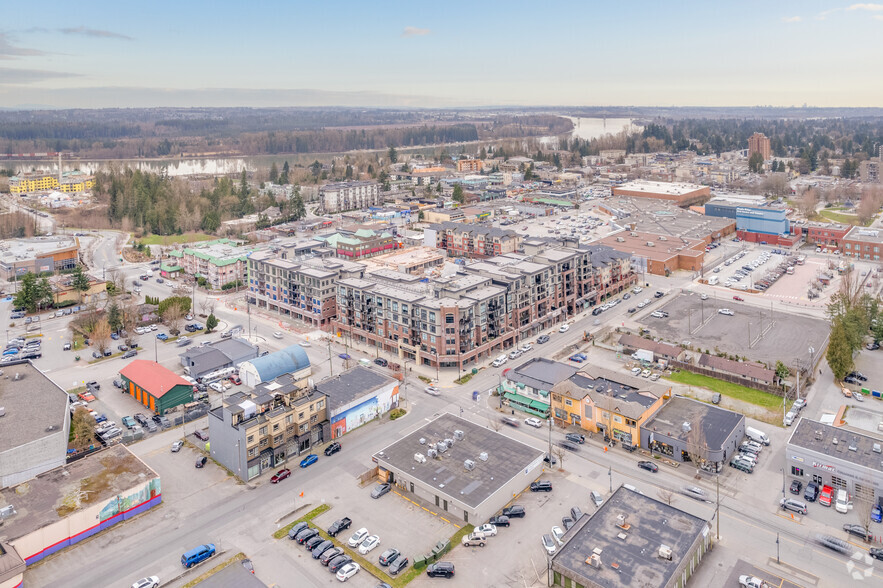 22633 Selkirk Av, Maple Ridge, BC en alquiler - Foto del edificio - Imagen 2 de 7