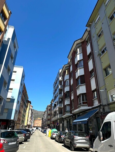 Calle Aller, 6, Mieres, Asturias en venta - Foto del edificio - Imagen 3 de 8