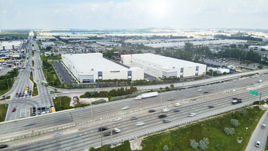 7400 NW 79th Ave, Medley, FL en alquiler Foto del edificio- Imagen 2 de 9