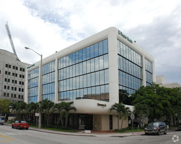 6855 Red Rd, Coral Gables, FL en alquiler - Foto del edificio - Imagen 3 de 4