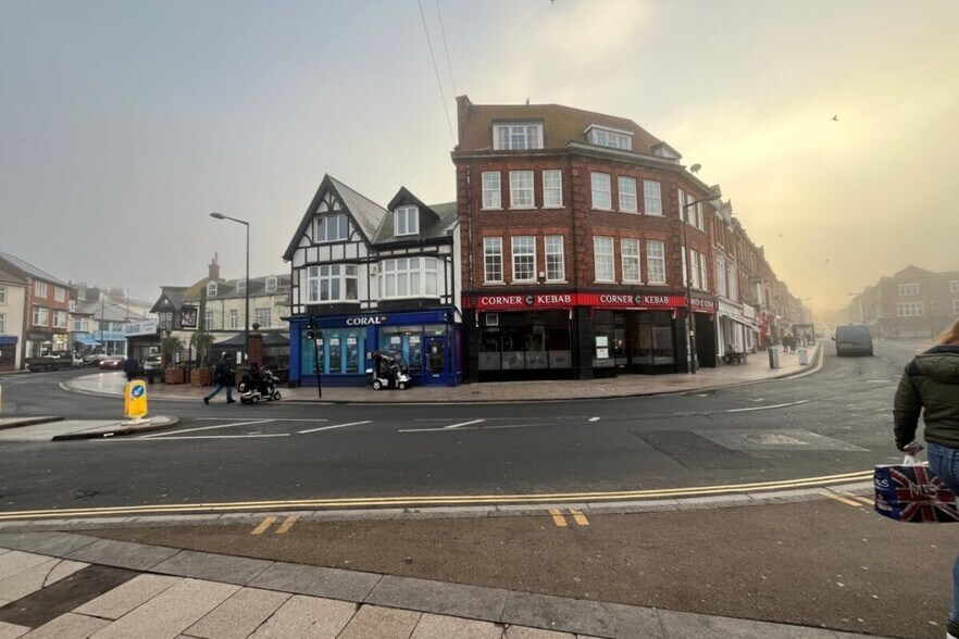 3 The Strand, Exmouth en venta - Foto del edificio - Imagen 2 de 5