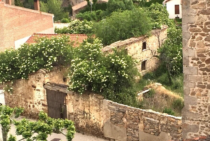 Terreno en Buitrago del Lozoya, Madrid en venta - Foto del edificio - Imagen 1 de 7