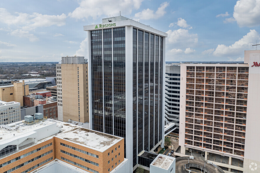 210 E Capitol St, Jackson, MS en venta - Foto del edificio - Imagen 1 de 28