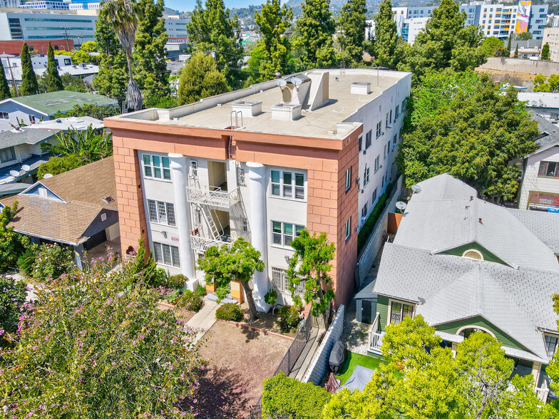 5617 La Mirada Ave, Los Angeles, CA en venta - Foto del edificio - Imagen 1 de 18