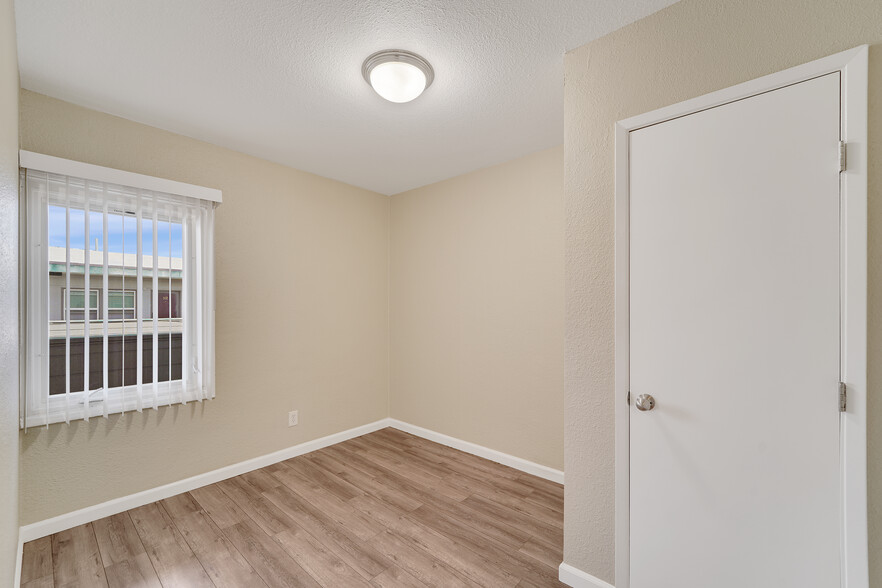 2555-2567 Foothill Blvd, Oakland, CA en venta - Foto del interior - Imagen 2 de 18