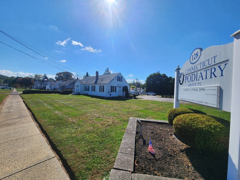 128 Saltonstall Pky, East Haven, CT en venta - Foto del edificio - Imagen 2 de 11