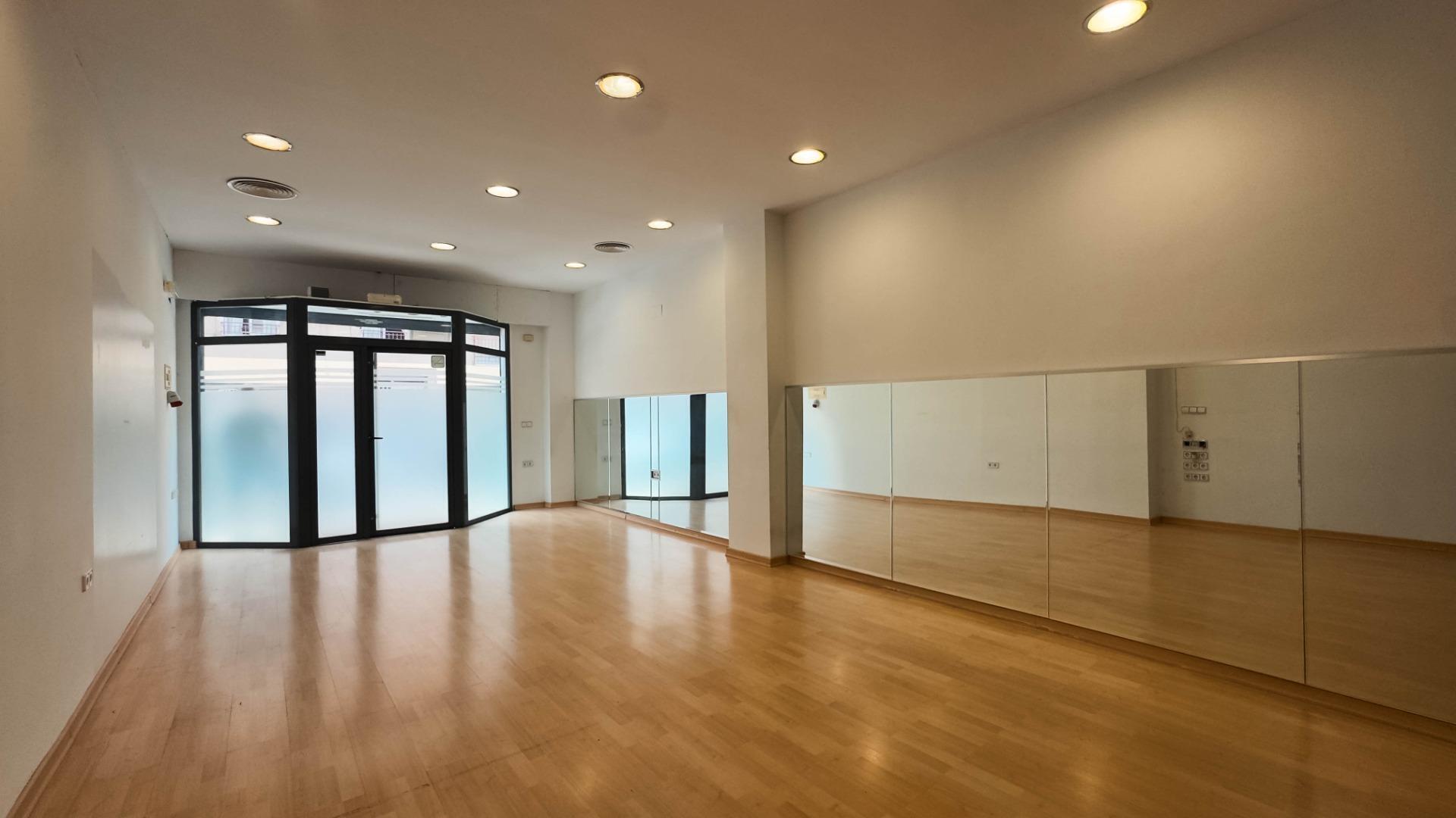 Local en Elche, Alicante en venta Foto del interior- Imagen 1 de 32