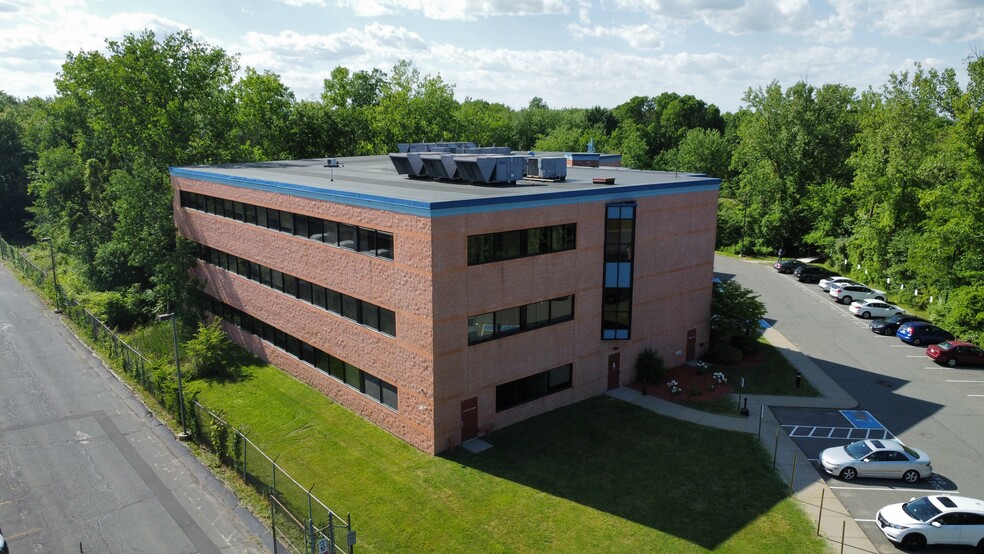 101 University Dr, Amherst, MA en alquiler - Foto del edificio - Imagen 3 de 8