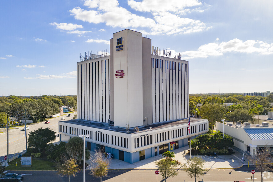 West Bay Center & Candia Tower cartera de 2 inmuebles en venta en LoopNet.es - Foto del edificio - Imagen 1 de 2