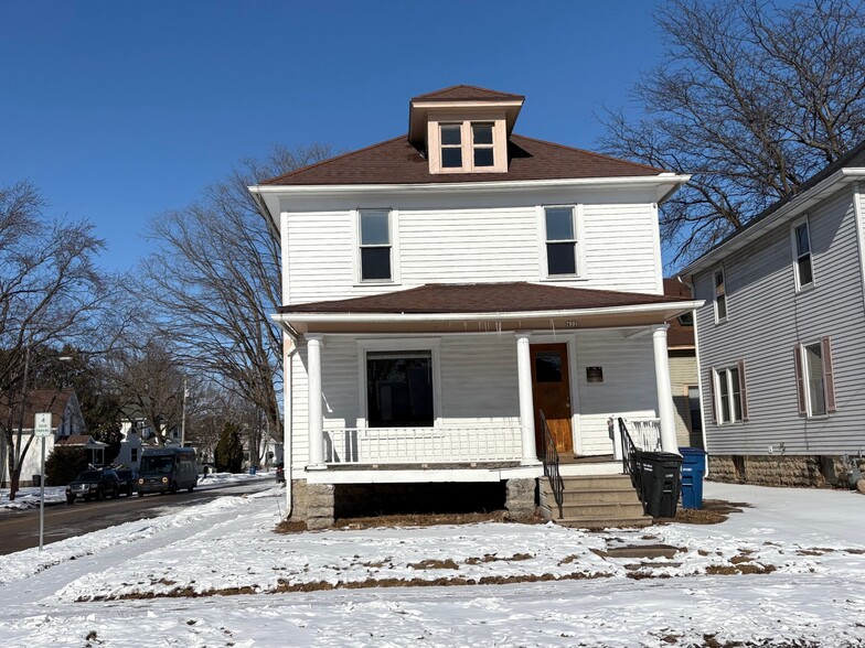 1131 Wisconsin St, Oshkosh, WI en venta - Foto del edificio - Imagen 2 de 5