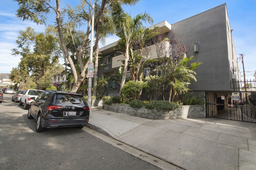 1226 N Fuller Ave, West Hollywood, CA en venta - Foto del edificio - Imagen 1 de 23