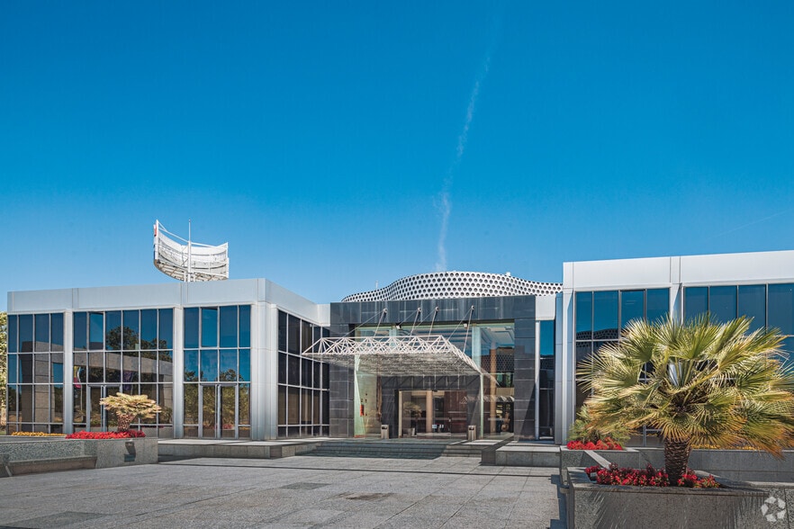 Enrique Granados, 6, Pozuelo de Alarcón, Madrid en alquiler - Foto del edificio - Imagen 2 de 11