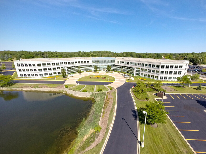 3000 Lakeside Dr, Bannockburn, IL en alquiler - Foto del edificio - Imagen 2 de 21