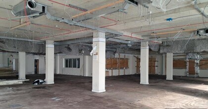 2 Randalls Way, Leatherhead en venta Foto del interior- Imagen 1 de 5