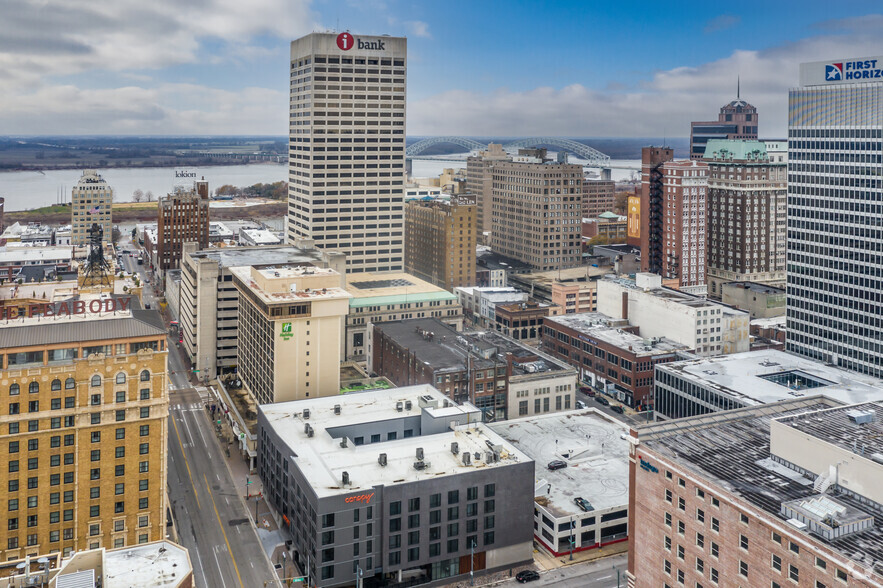 164 Union Ave, Memphis, TN en alquiler - Vista aérea - Imagen 3 de 9