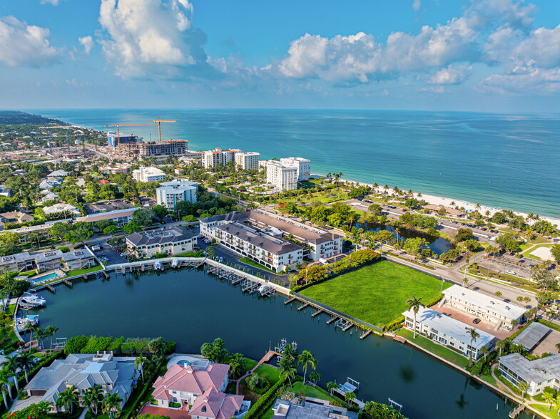 1500 Gulf Shore Blvd N, Naples, FL en venta - Foto del edificio - Imagen 2 de 9