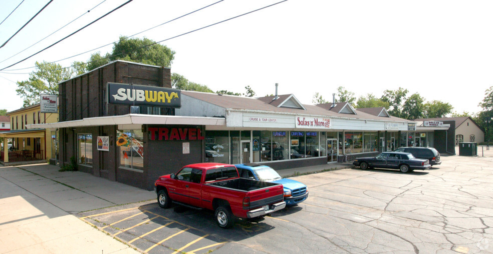 103-109 Lake St, Mukwonago, WI en alquiler - Foto del edificio - Imagen 2 de 5