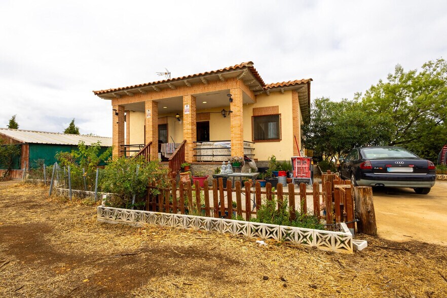 Local en Fuentelahiguera de Albatages, Guadalajara en venta - Foto del edificio - Imagen 3 de 36