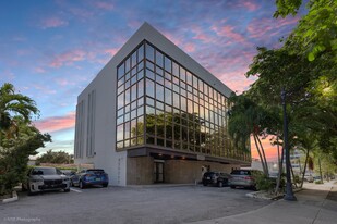 1900 Coral Way Office Building - Inmueble