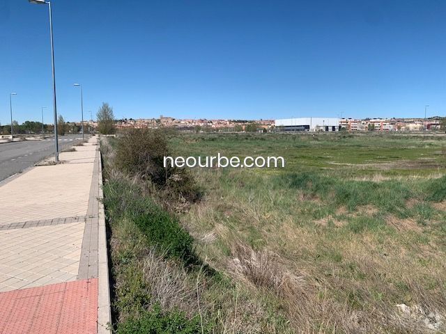 Terreno en Ávila, Ávila en venta - Foto del edificio - Imagen 2 de 7