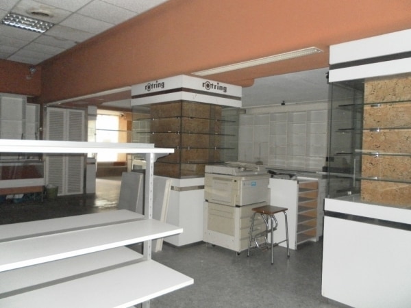 Local en Córdoba, Córdoba en alquiler - Foto del edificio - Imagen 3 de 6