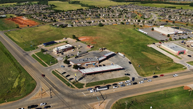 NW Expressway & Piedmont Rd, Yukon, OK - VISTA AÉREA  vista de mapa